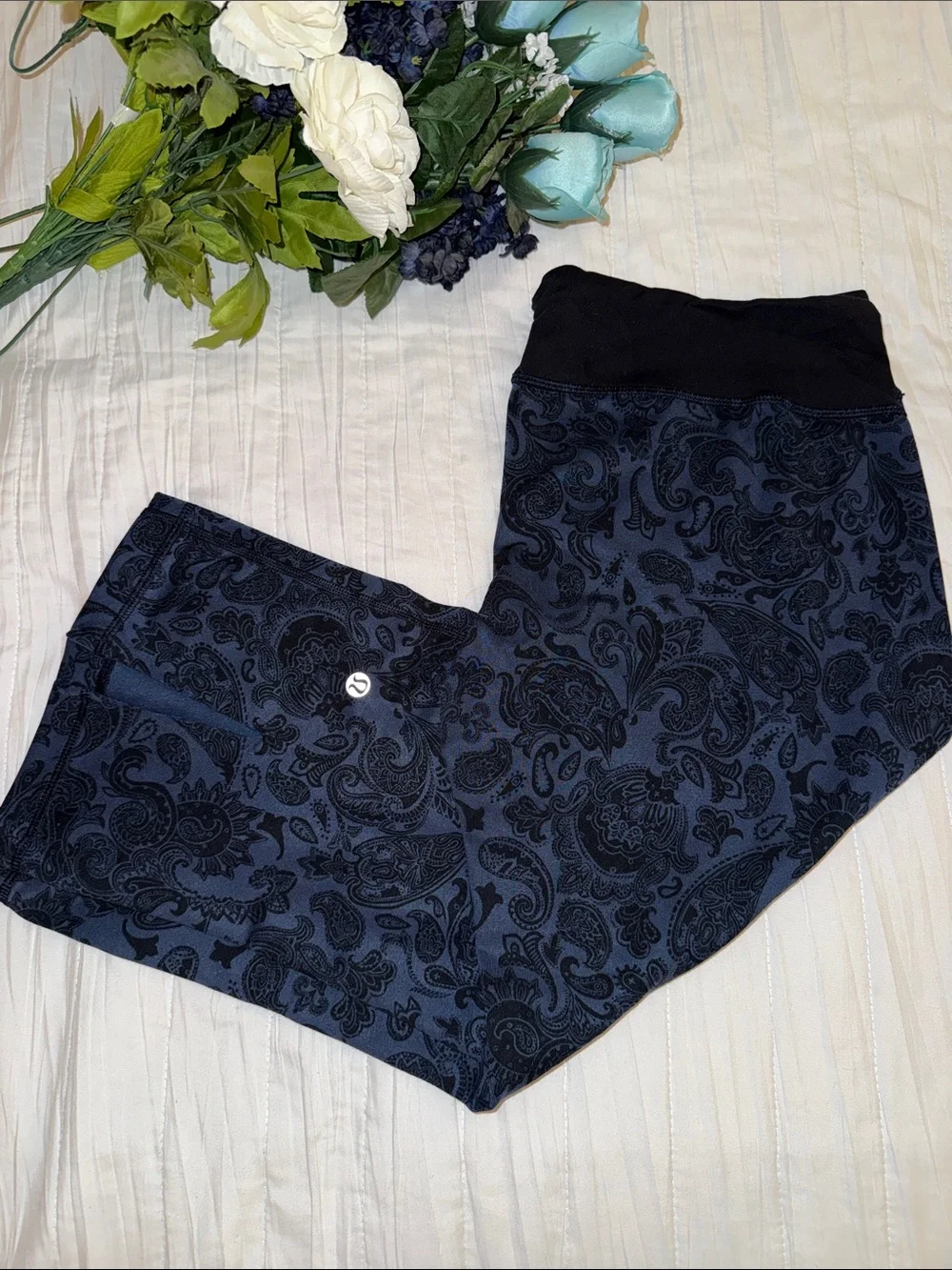 Lululemon Black & Navy Paisley Patterned Capri Leggings